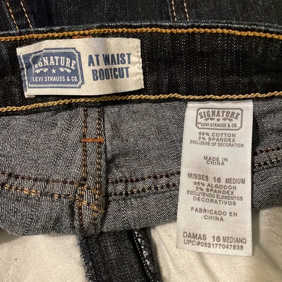 Levi’s Signature Jeans Size 16 - Picture 2 of 12